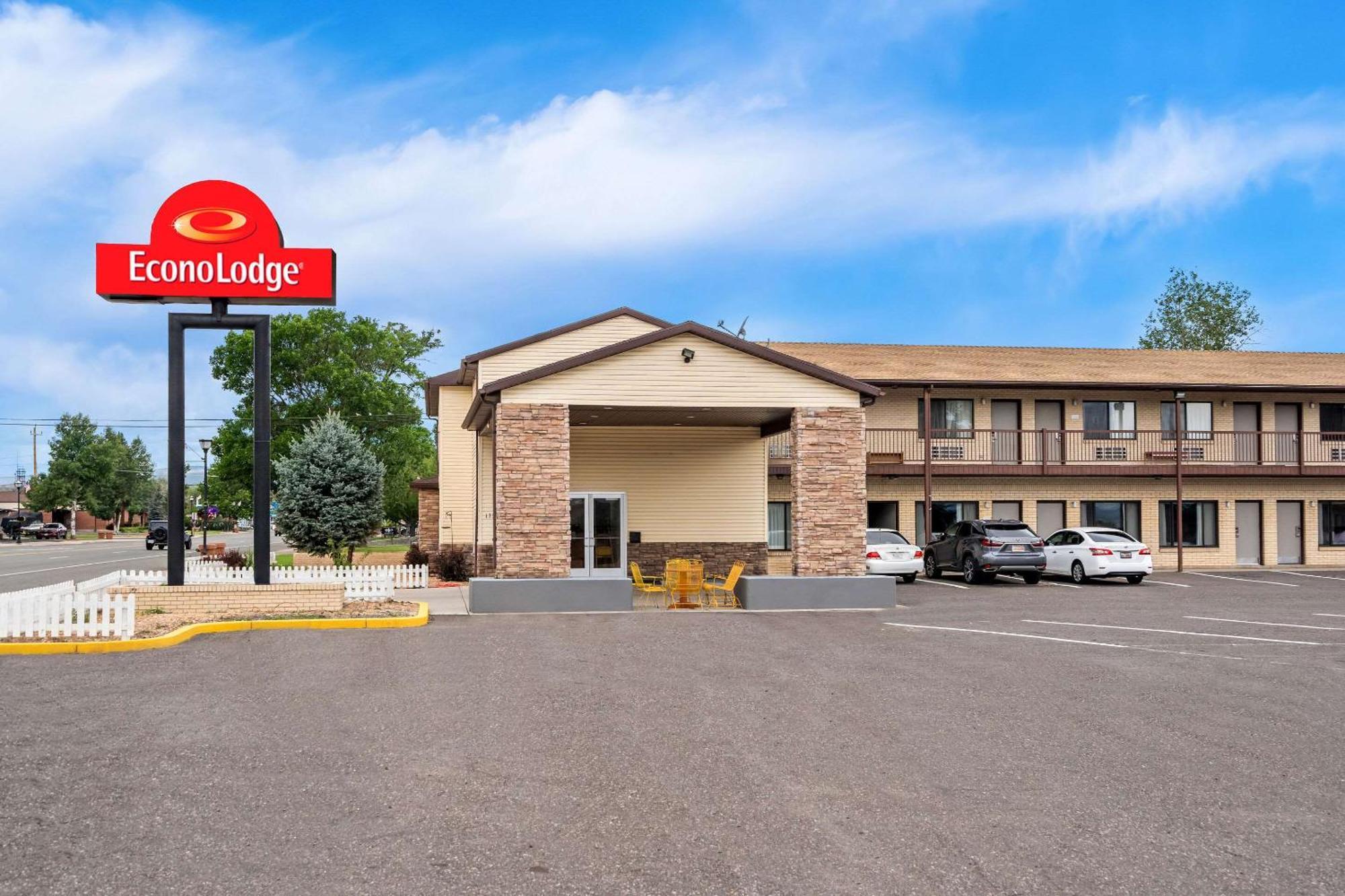 Econo Lodge Panguitch Near Bryce Canyon Exterior photo